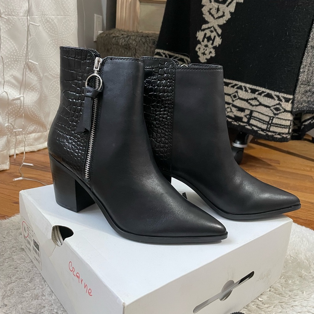 Heeled leather booties NWB ALDO crocodile embossed women’s Sz 9